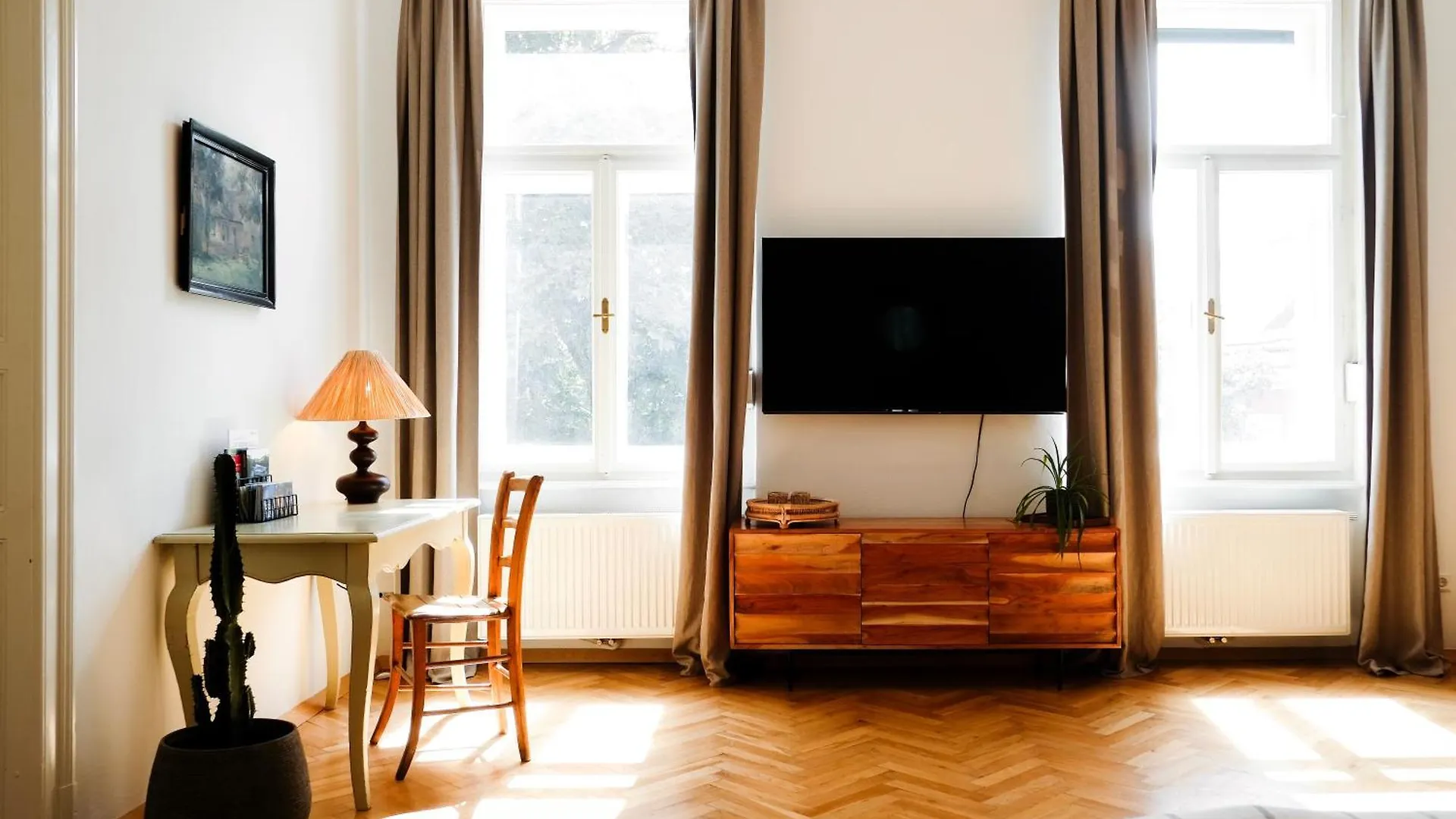 Altbau-Traum Im Stadtzentrum - Free Parking Graz Apartment